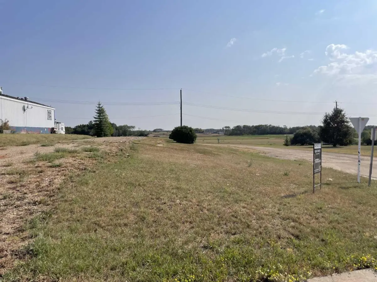 5704 51 ST, Edgerton, AB T0B 1K0