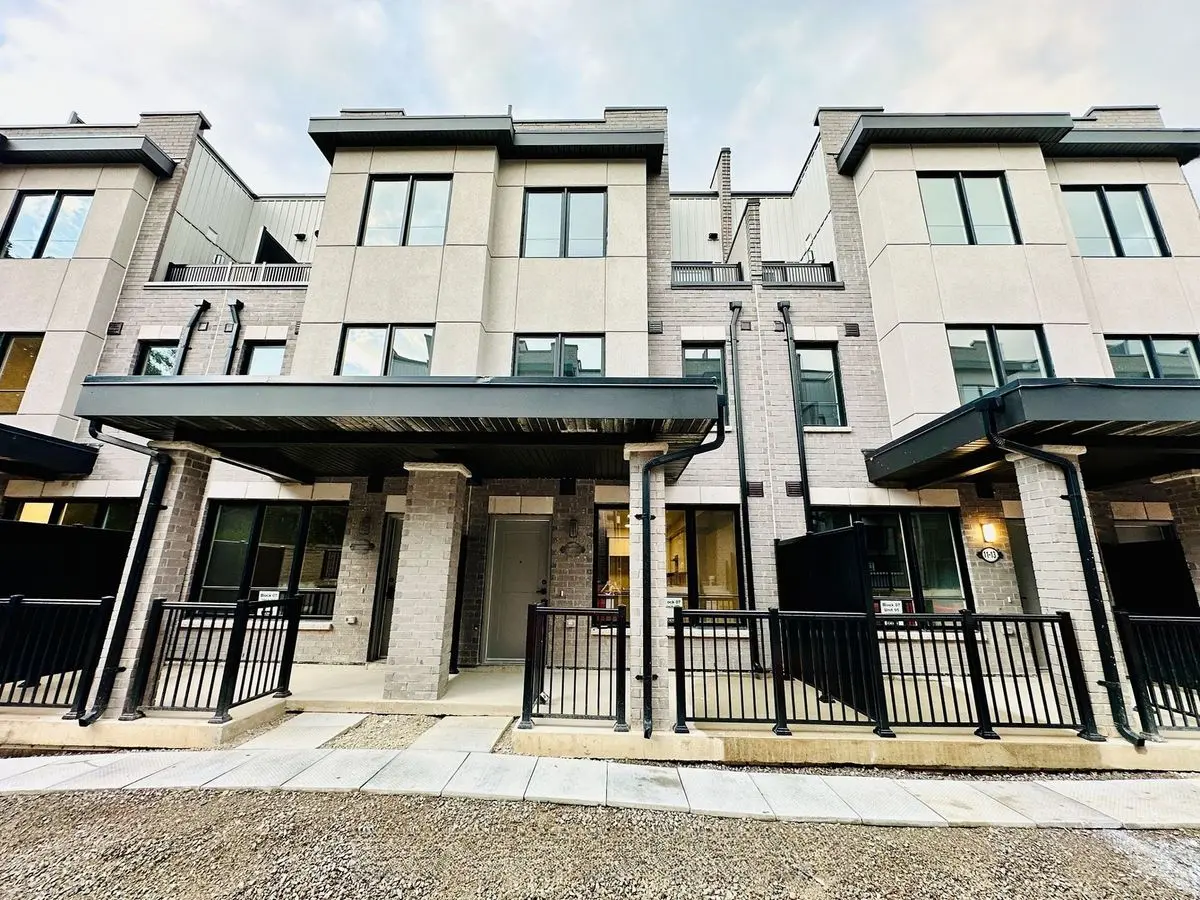 11 Baynes WAY #12, Bradford West Gwillimbury, ON L3Z 4M5