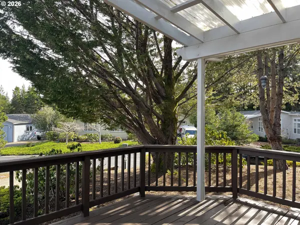 614 38TH PL, Florence, OR 97439