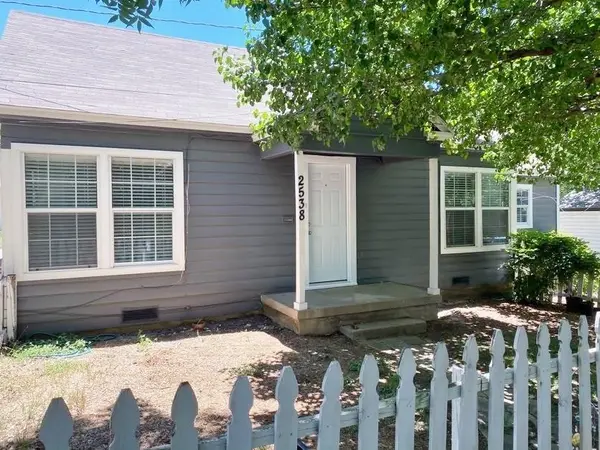 2538 Wayside Avenue, Fort Worth, TX 76110