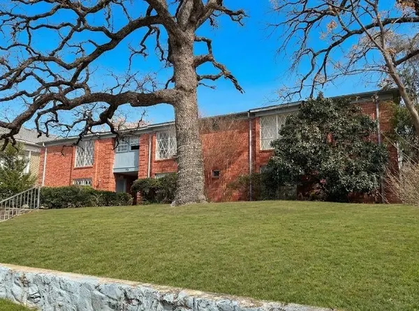 708 N MARSALIS, Dallas, TX 75203