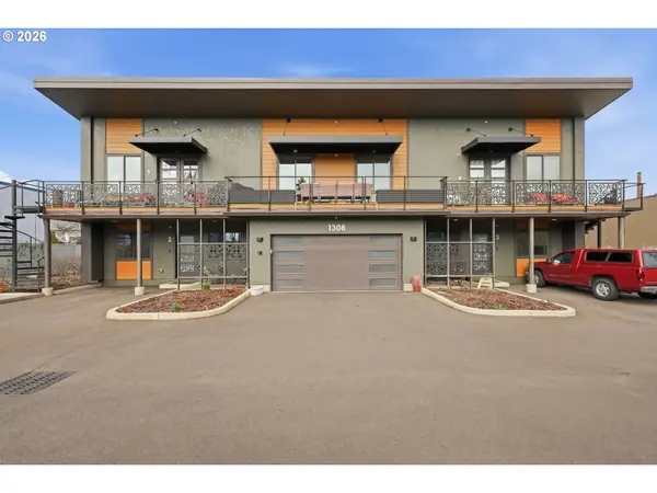 1308 E MAIN ST, Cottage Grove, OR 97424