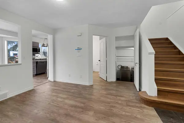 61 Applemont PL SE, Calgary, AB T2P 0X2