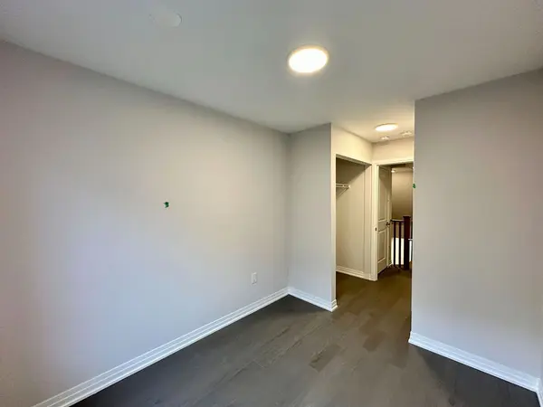 11 Baynes WAY #12, Bradford West Gwillimbury, ON L3Z 4M5