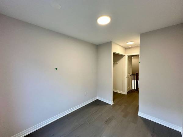 11 Baynes WAY #12, Bradford West Gwillimbury, ON L3Z 4M5