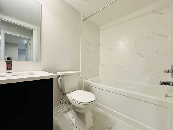 11 Baynes WAY #12, Bradford West Gwillimbury, ON L3Z 4M5