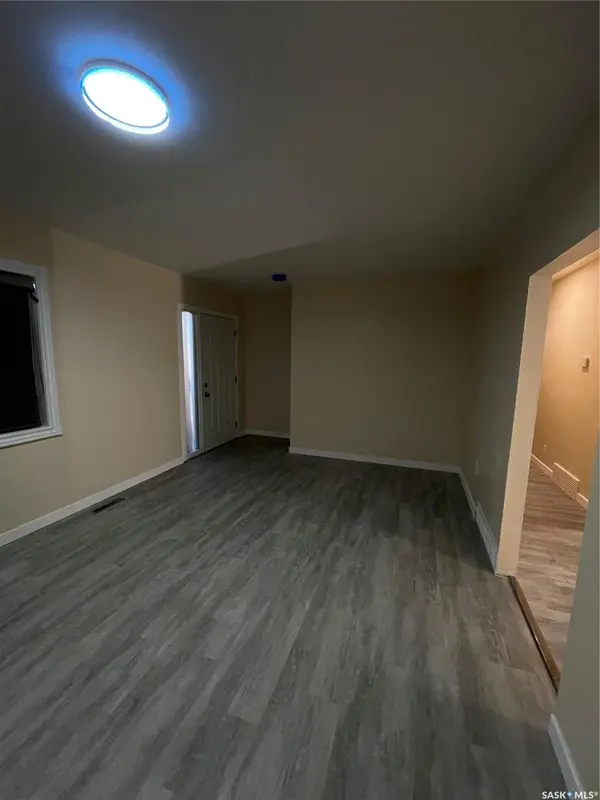 425 S AVENUE S, Saskatoon, SK S7M 3A3