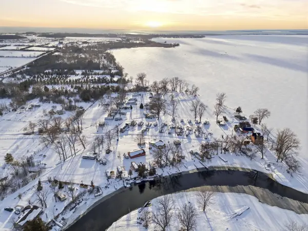 52 Sunset Lagoon DR, Prince Edward County, ON K0K 1T0