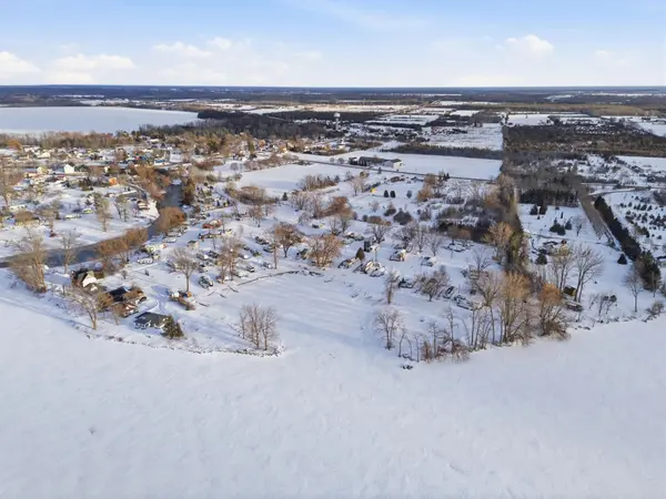 52 Sunset Lagoon DR, Prince Edward County, ON K0K 1T0