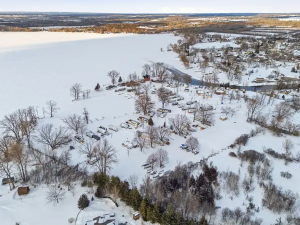 52 Sunset Lagoon DR, Prince Edward County, ON K0K 1T0