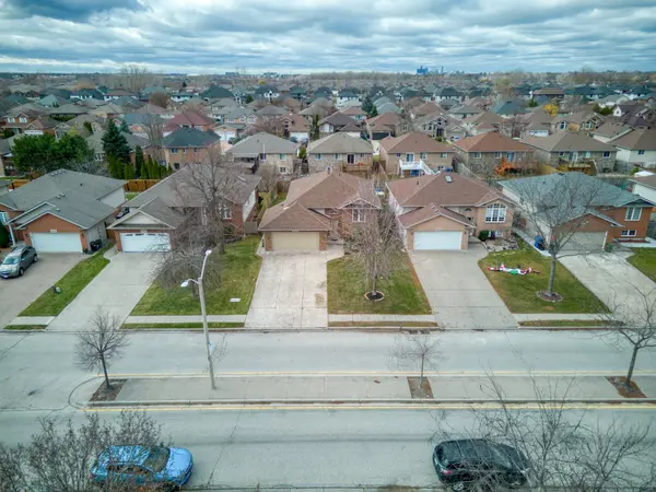 1075 BANWELL RD, Windsor, ON N8P 1J3