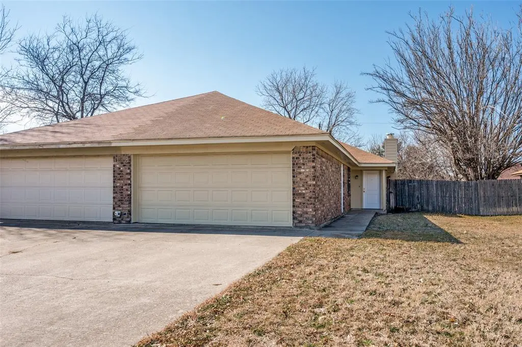 6627 Parkview Drive, North Richland Hills, TX 76182