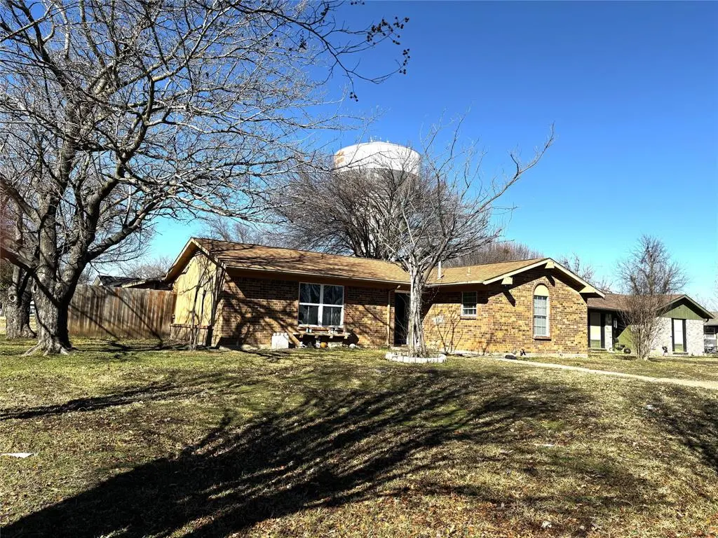 901 Meadow Mead Drive, Allen, TX 75002