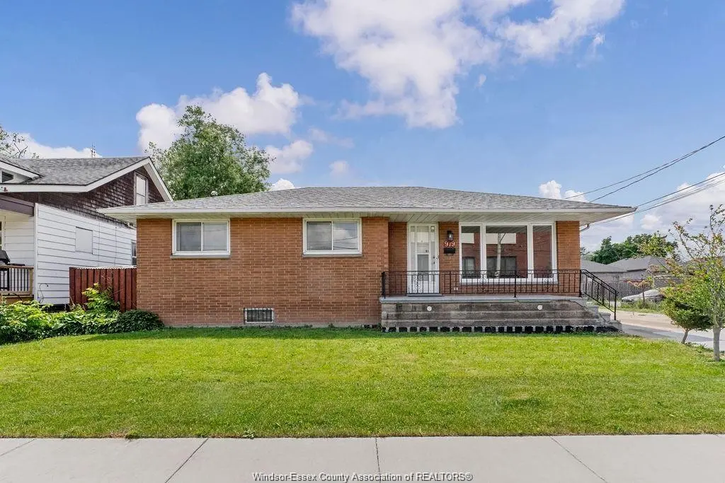 979 ARTHUR #LOWER, Windsor, ON N8Y 2Y4