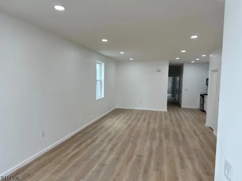 106 Mill St, Paterson City, NJ 07501