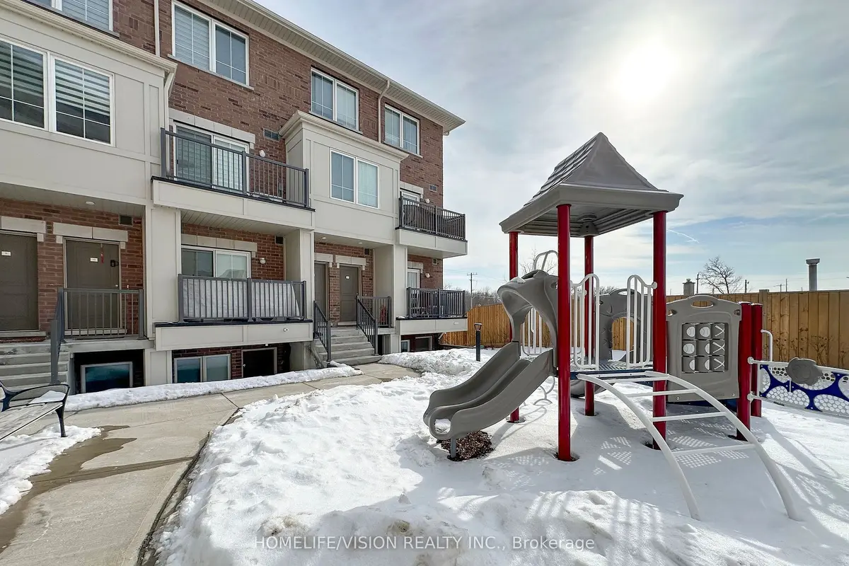 490 Beresford PATH #12, Oshawa, ON L1H 0B2