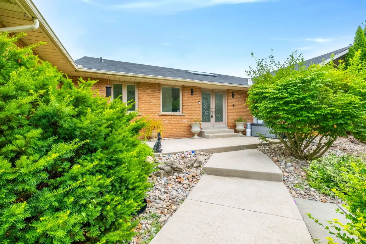 1041 15th Side RD, New Tecumseth, ON L0G 1T0