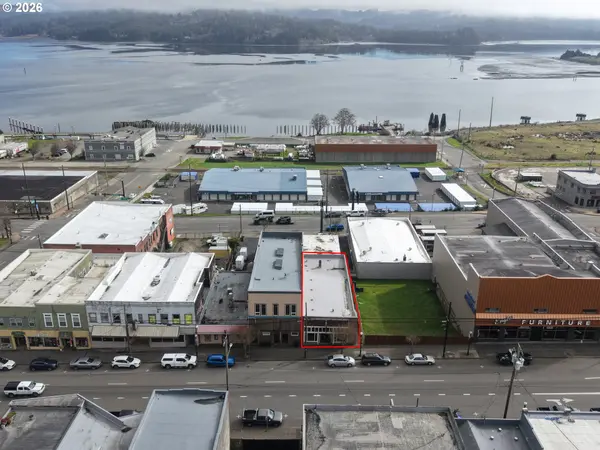 2051 SHERMAN AVE, North Bend, OR 97459