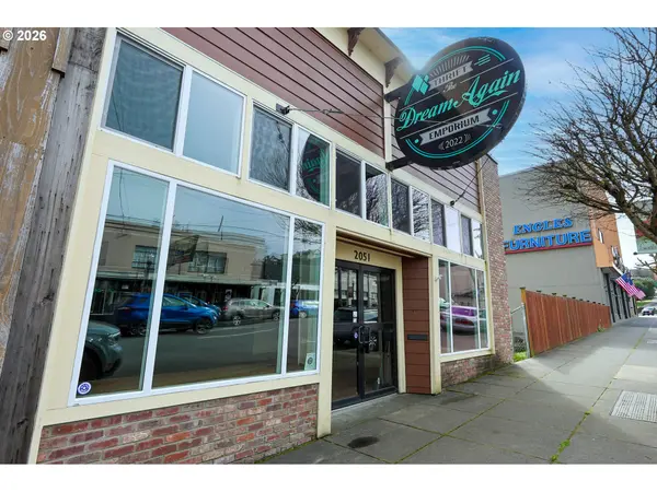 2051 SHERMAN AVE, North Bend, OR 97459