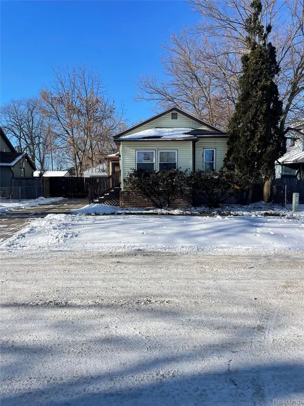 909 N Granger ST, Saginaw, MI 48602