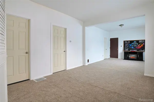 909 N Granger ST, Saginaw, MI 48602