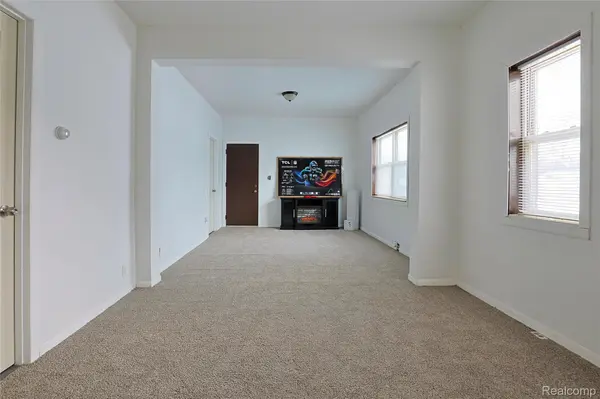 909 N Granger ST, Saginaw, MI 48602