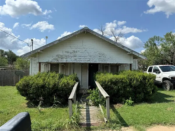 308 E 4th Street, Coleman, TX 76834