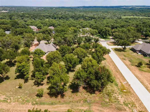 8201 Ravenswood Road, Granbury, TX 76049