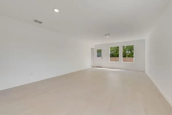 229 Sycamore Place, Wilmer, TX 75141