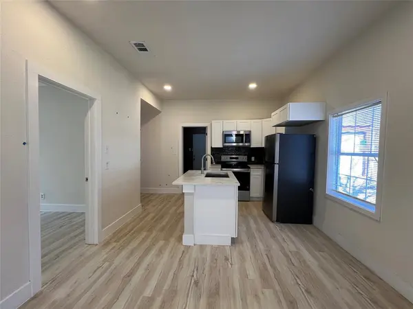 705 E 1st North Street, Kaufman, TX 75142