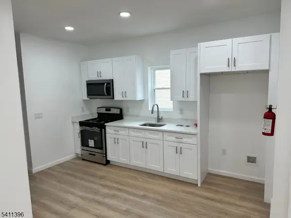 106 Mill St, Paterson City, NJ 07501