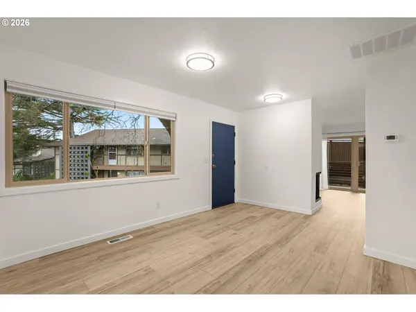 3046 SW FLORIDA CT #B, Portland, OR 97219