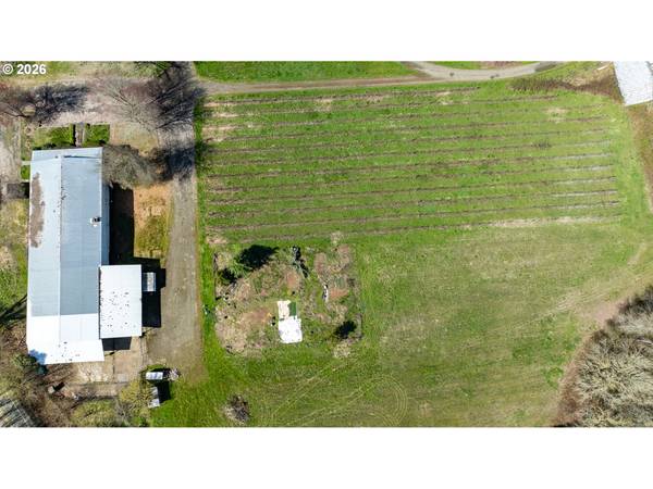 687 Hubbard Creek, Umpqua, OR 97486