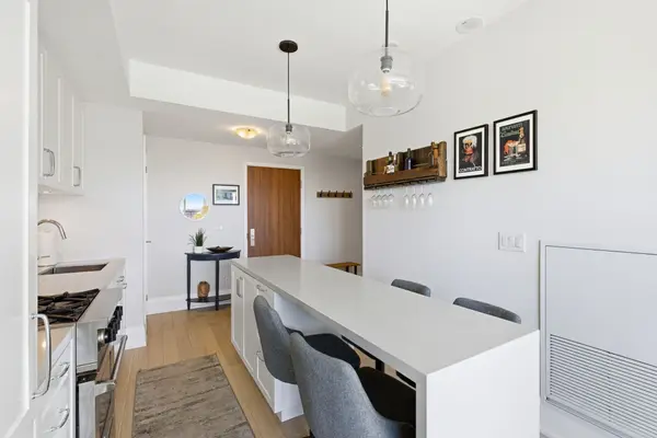 25 Malcolm RD #606, Toronto C11, ON M4G 0C1