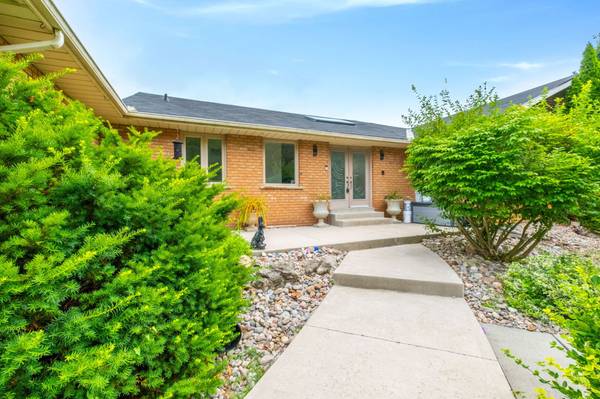 1041 15th Side RD, New Tecumseth, ON L0G 1T0