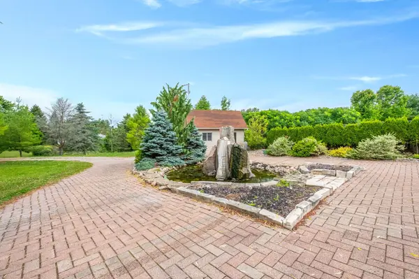 1041 15th Side RD, New Tecumseth, ON L0G 1T0