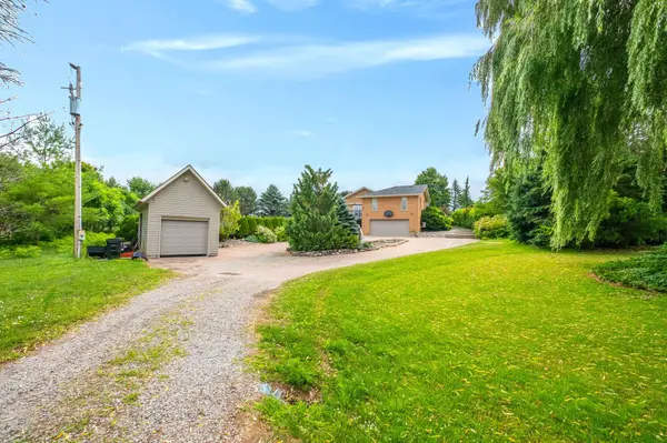 1041 15th Side RD, New Tecumseth, ON L0G 1T0