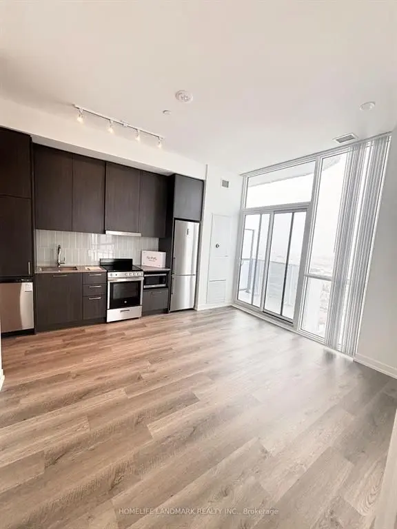 195 Commerce ST #2111, Vaughan, ON L4K 0P9