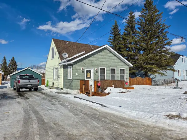 75 Seventh AVE, Englehart, ON P0J 1H0