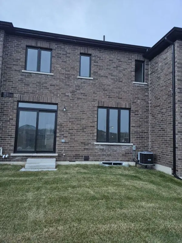 299 Mullighan GDNS, Peterborough, ON K9K 0H2