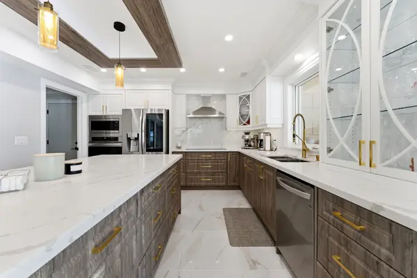 13 Blakely RD, Prince Edward County, ON K0K 1T0