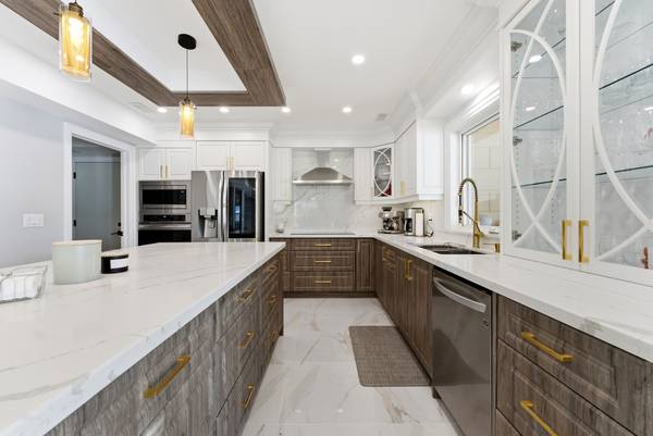 13 Blakely RD, Prince Edward County, ON K0K 1T0