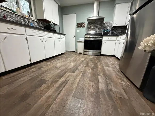 6644 Dorwood RD, Bridgeport Charter Township, MI 48601