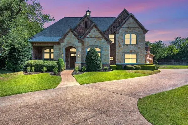 10500 Estancia Court, Fort Worth, TX 76108