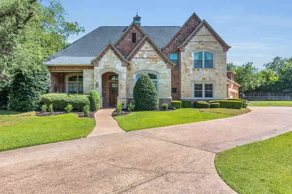 10500 Estancia Court, Fort Worth, TX 76108