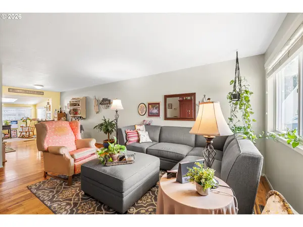 1315 RAINIER RD, Woodburn, OR 97071