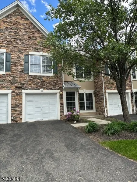 35 Magnolia Way #35, North Haledon Boro, NJ 07508
