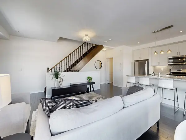 53 Blackpool LN, East Gwillimbury, ON L9N 0R7