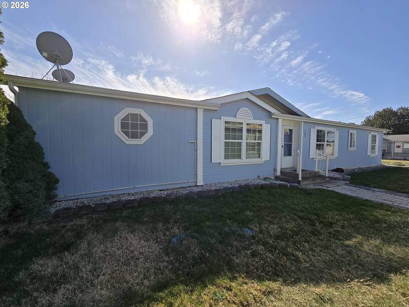 1688 NE 3RD PL, Hermiston, OR 97838