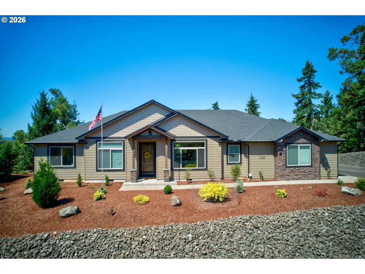 1232 SOUTHRIDGE WAY, Roseburg, OR 97470